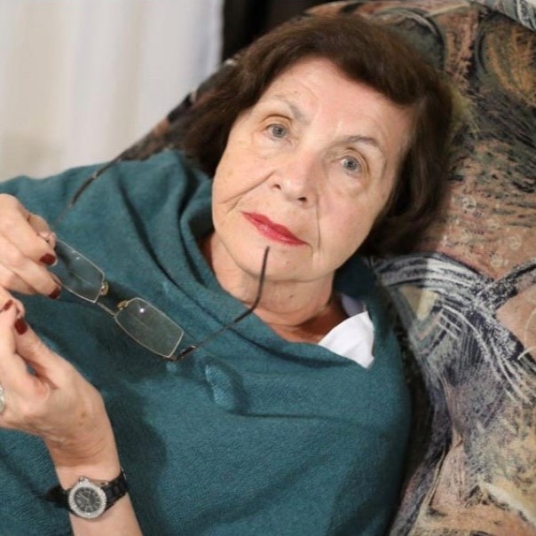 Елена Стишова 